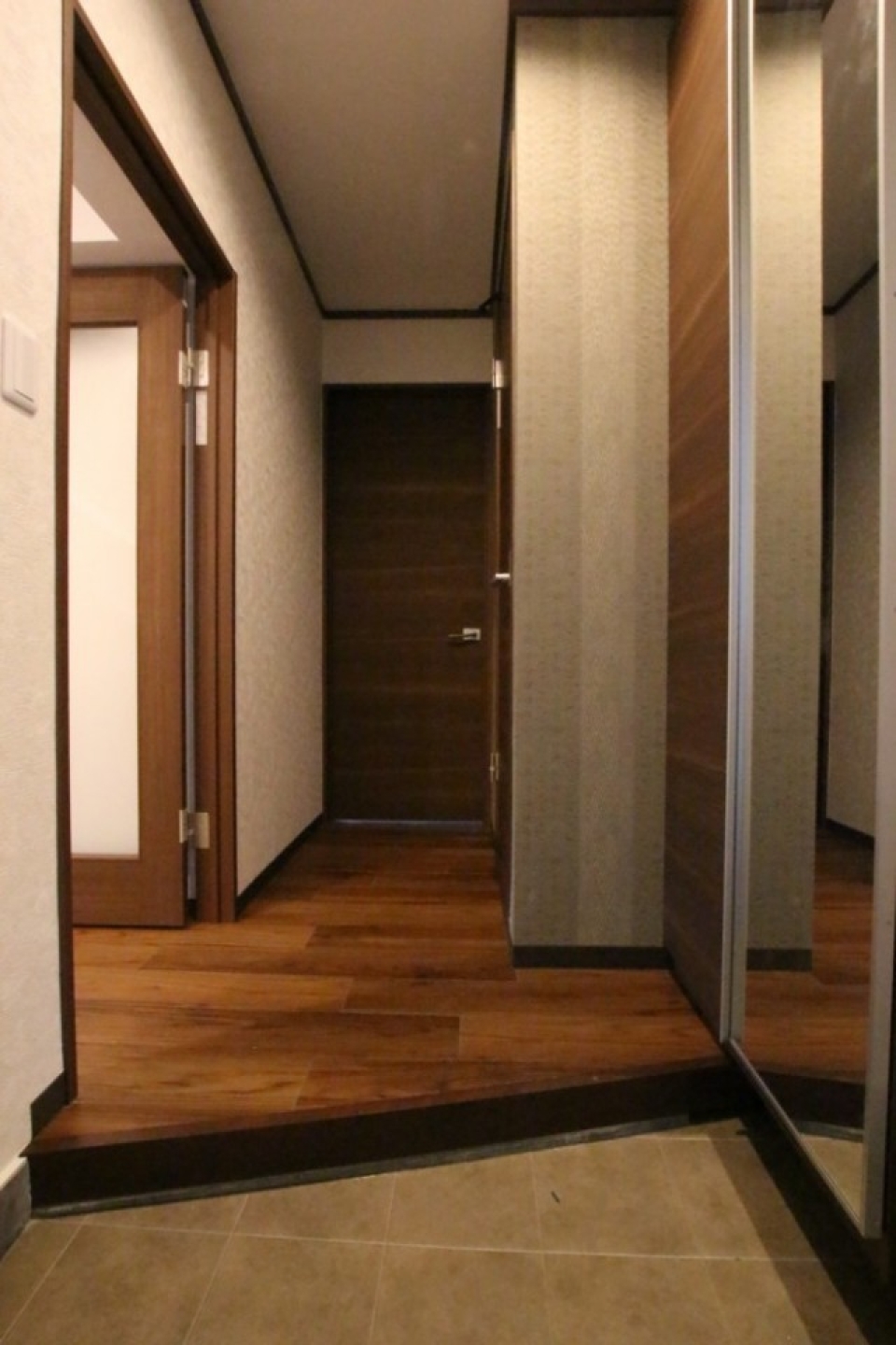 玄関には天井高まである大きなシューズBOX付き。