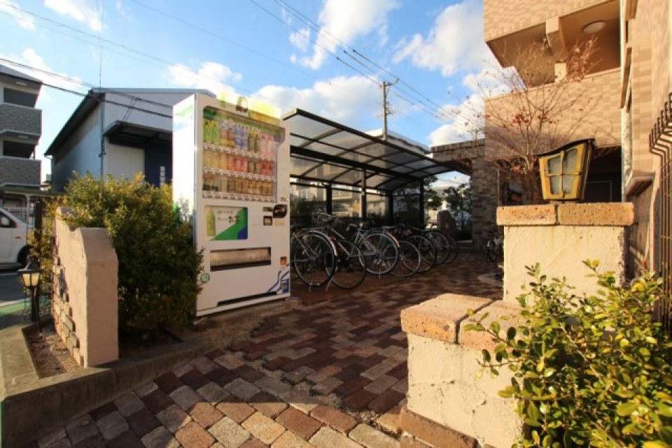 駐輪場側もしっかり手が入れられている。