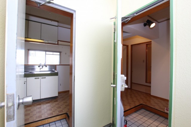 勝手口があるのが唯一の特徴ですね...。