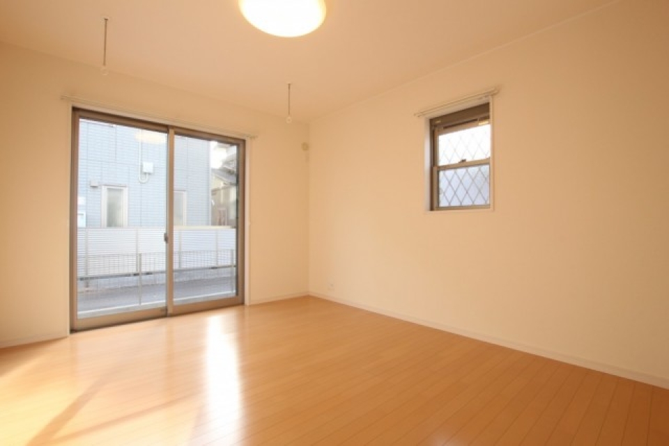 南側のお部屋には室内物干しが付く。