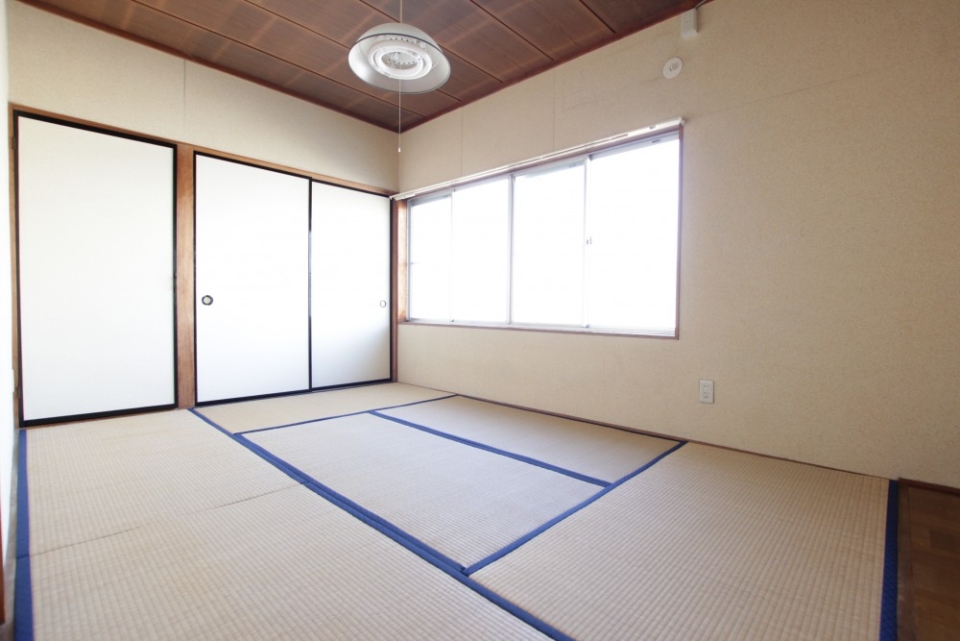 2階、北側の6畳和室。