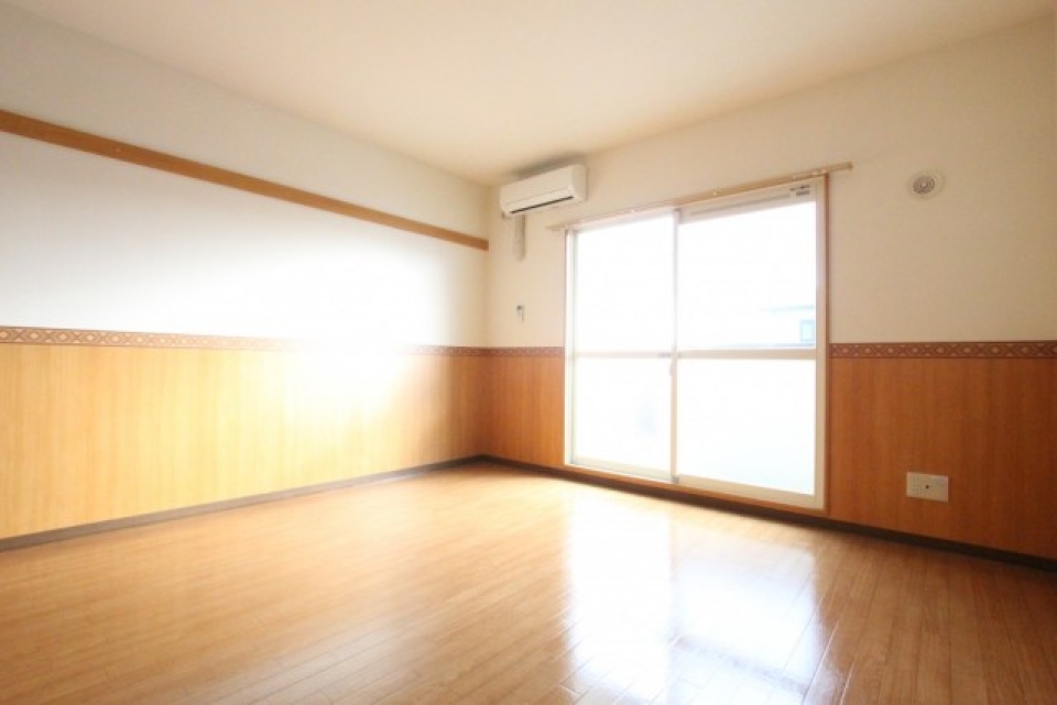 大きな窓からは、光が入り気持ちよさそう♪。