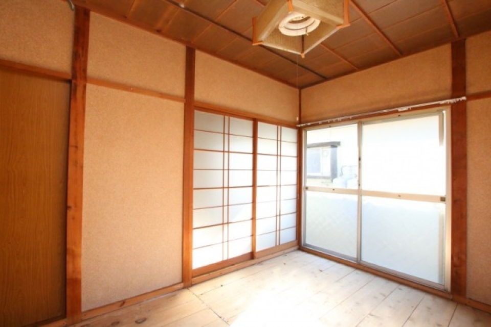 廊下からすぐの4.5帖ｎお部屋。
