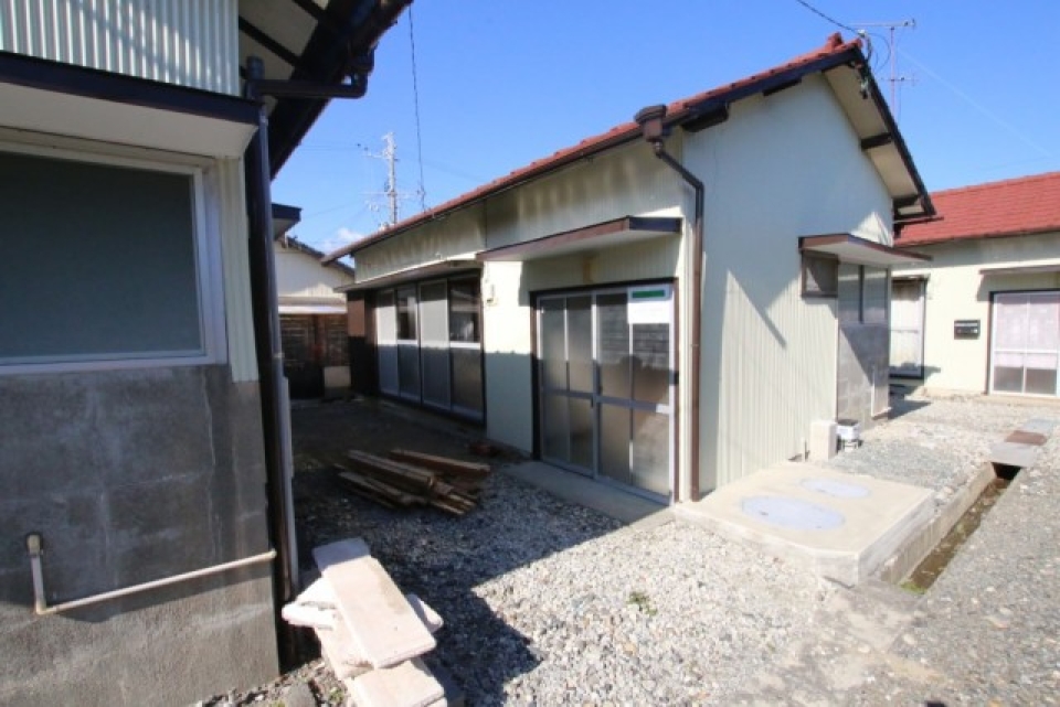 広々としたお庭付き平屋の貸家です。