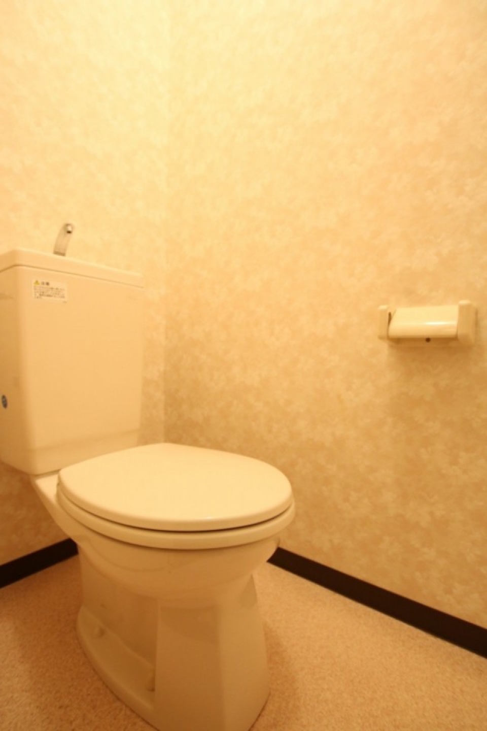 トイレはシャワートイレではありません。