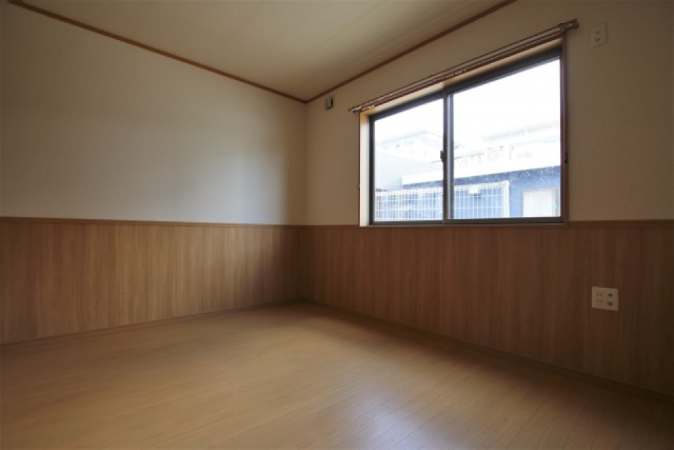 1階の洋室は6帖です。