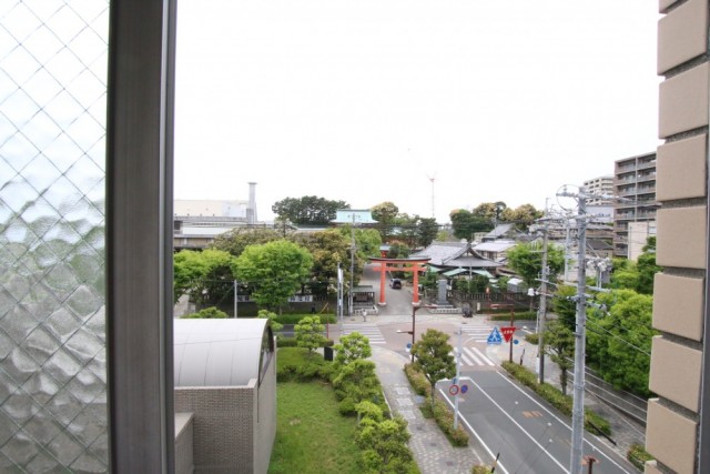 窓を開ければご利益・五社神社。