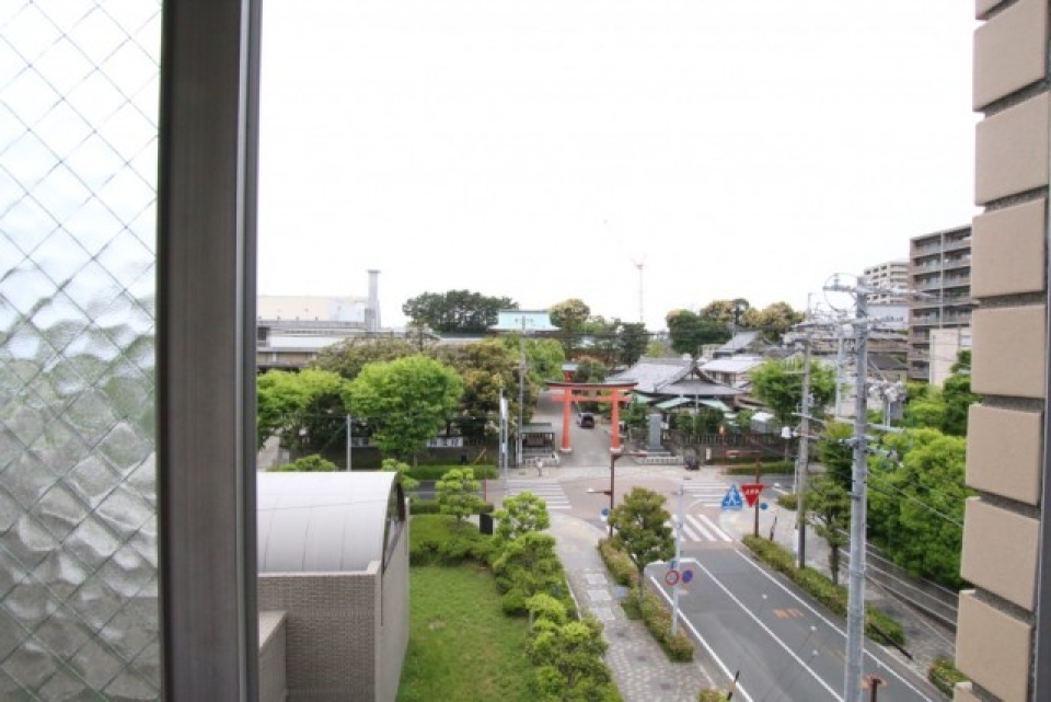 窓を開ければご利益・五社神社。