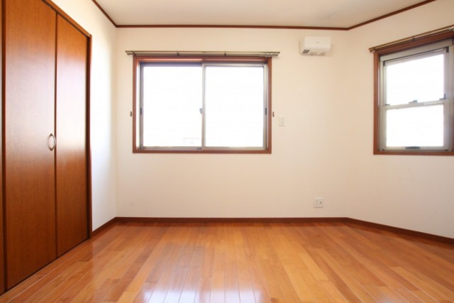 特徴ある洋室の形、3部屋とも四角じゃないんです。
