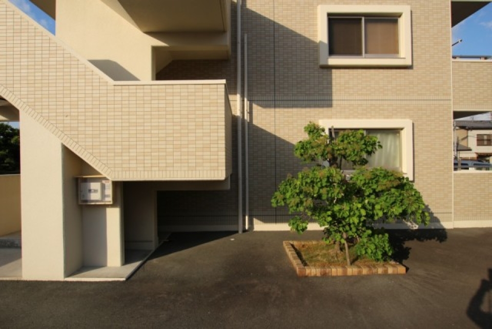 外観の様子です。鉄筋コンクリート造です。