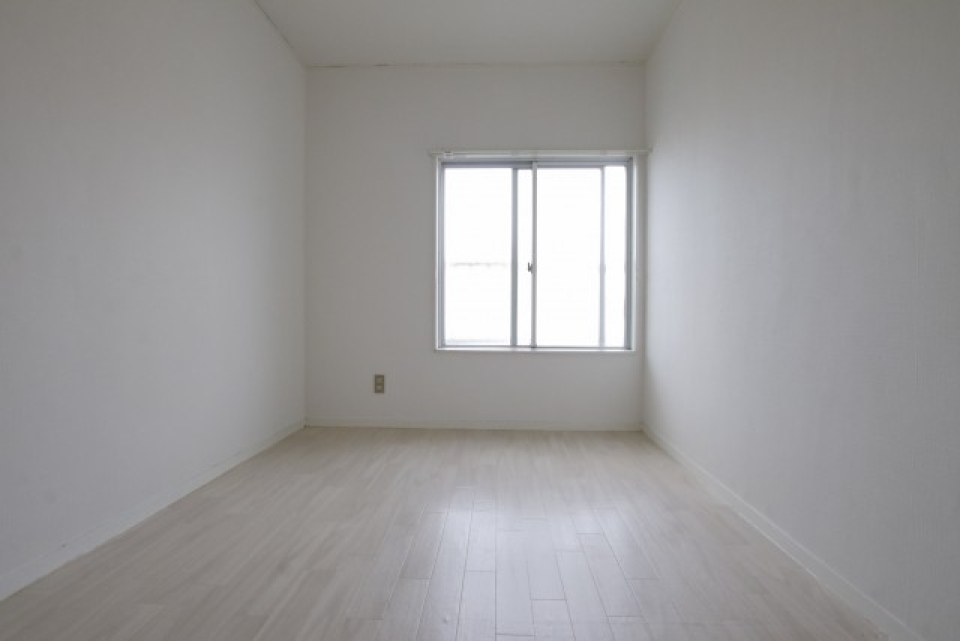 洋室6帖は白い部屋。