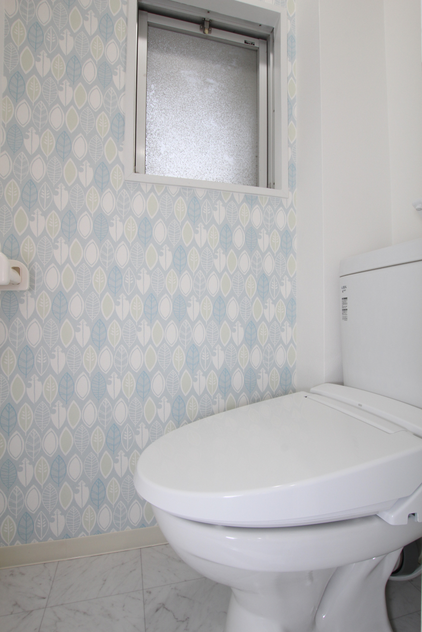 トイレはシャワートイレ付き。