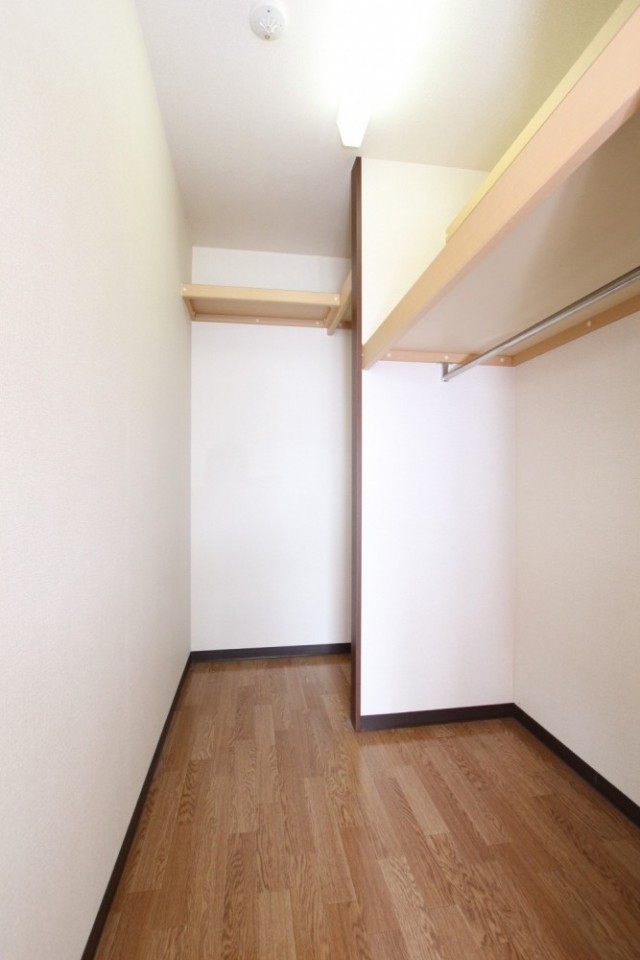 クローゼットの奥行は210センチ