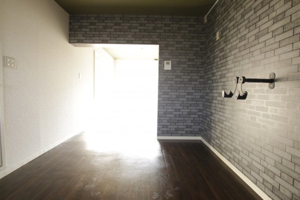 LDKは真ん中で2部屋に区切られたようになってます。