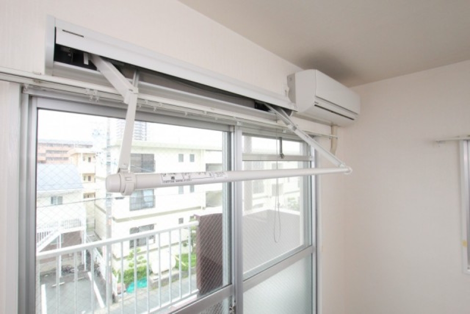 室内物干し取り付けました、