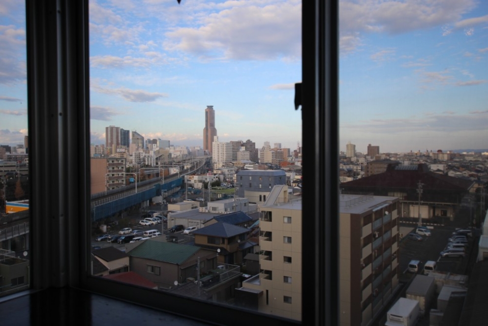 朝日が気持ちよく室内に入り、朝食食べて元気１００倍！