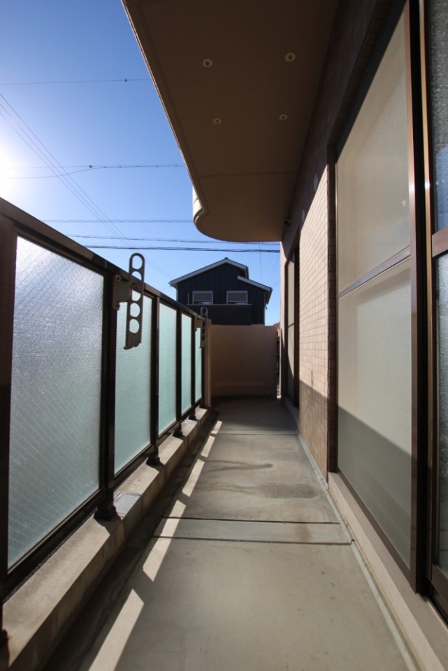 マンションタイプだからこそこの広さのバルコニー。
