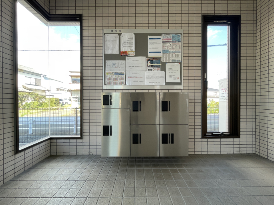 宅配ボックスも完備してます◎