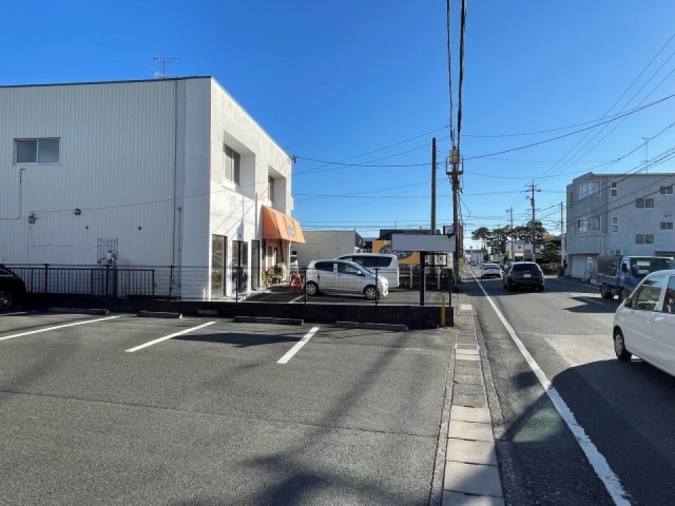 北側からもお店が良く見えます