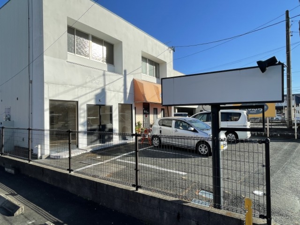 ライト付きの看板も！