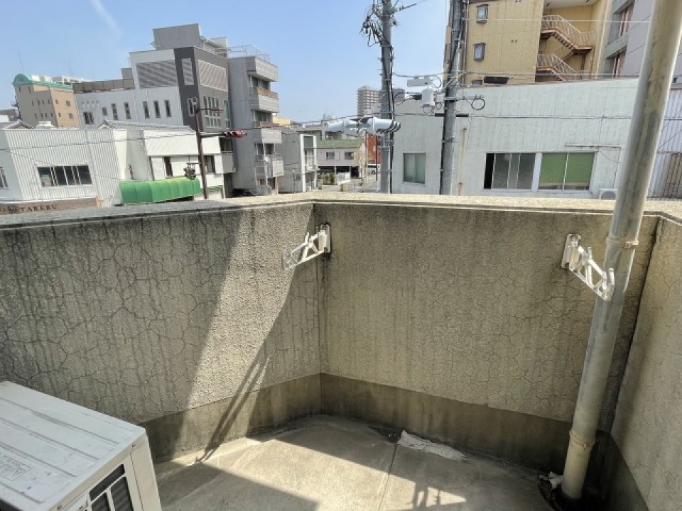 バルコニー2面付いています。
