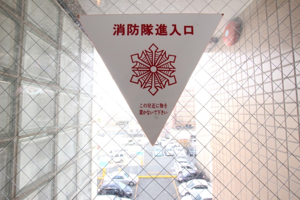 ベランダは基本使えない。もしもの時の避難口。