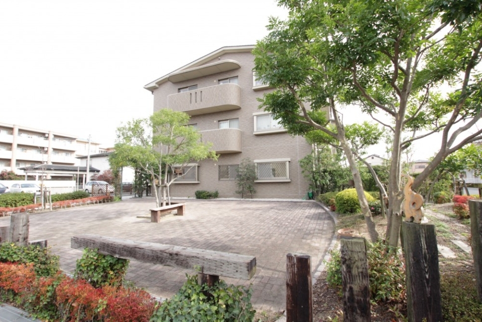 まるで公園付帯住居。