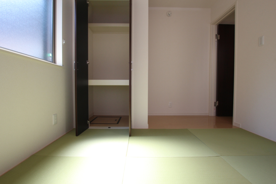 和室の収納スペースも良い感じ。