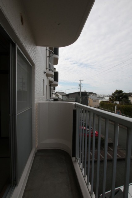和室北側にもバルコニーがついてます。