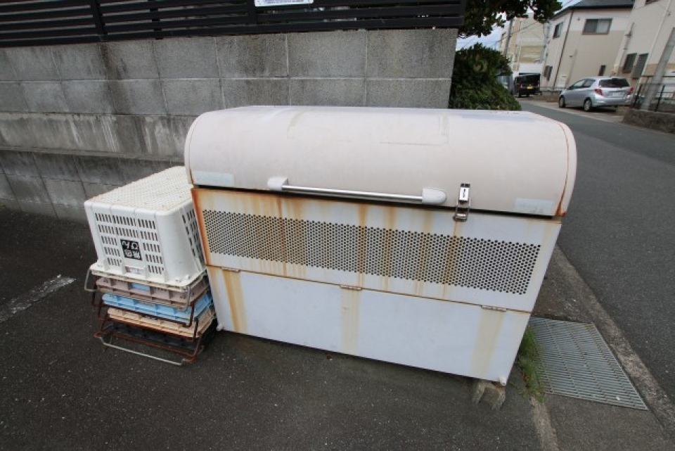 ゴミ捨て場が敷地内なので忙しい朝でもラクラク