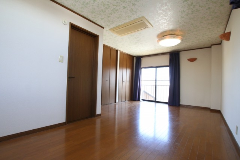 12.5帖 洋室は結構広め。