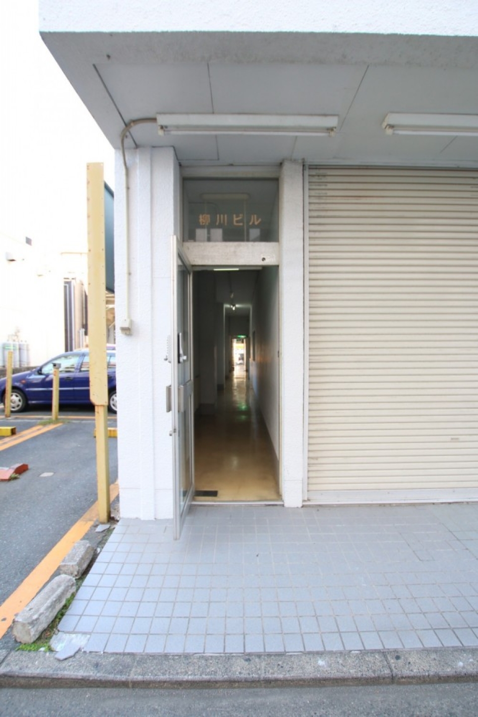 入り口はこちら。