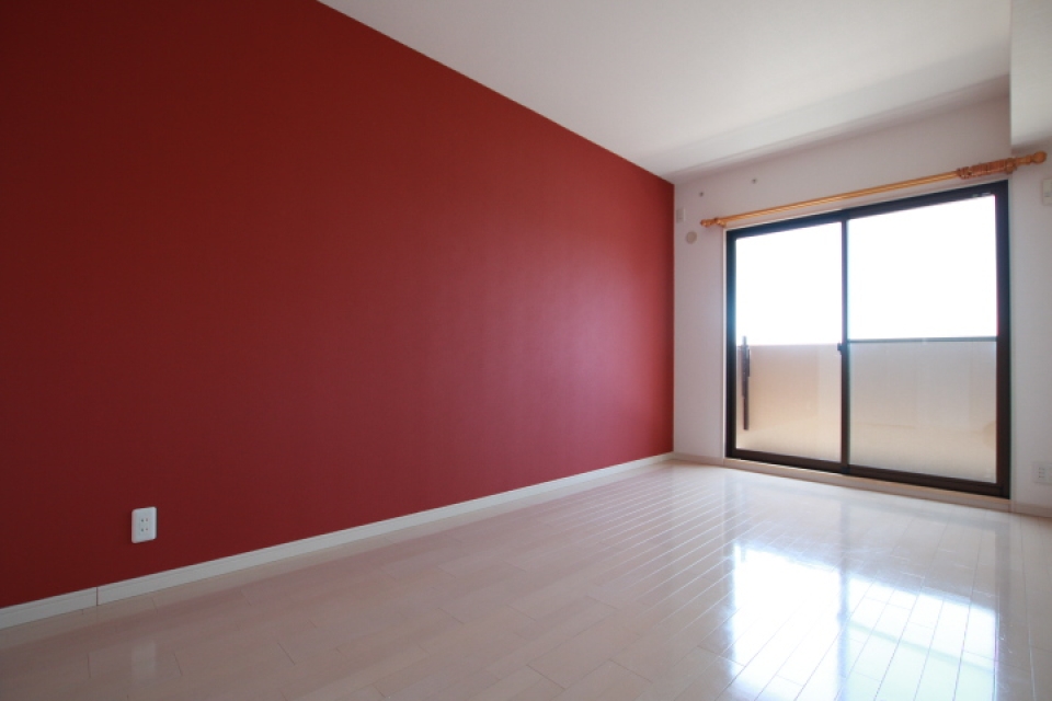 7.5帖の部屋にはRED！！