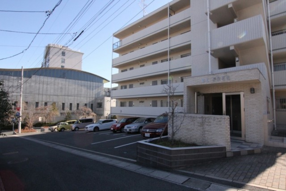 外観。浜松開誠館高校・中学のすぐ近くです