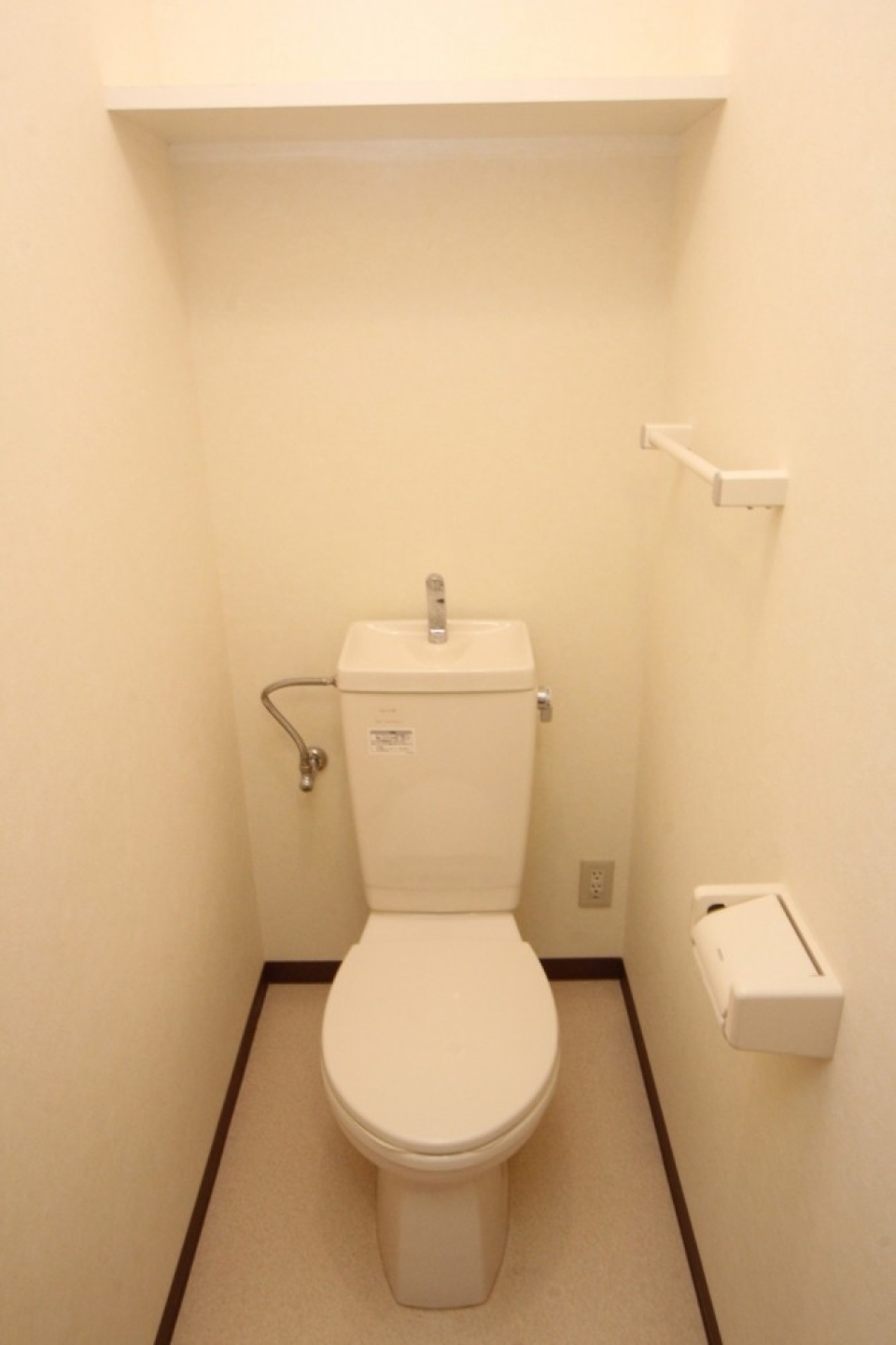 トイレの様子。シンプルなのがいい感じ