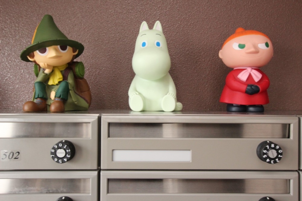 エントランスのポストの上にはムーミンファミリーが。