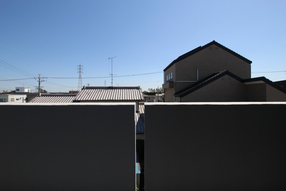目の前に建物が無く日当たりは問題ナシ。