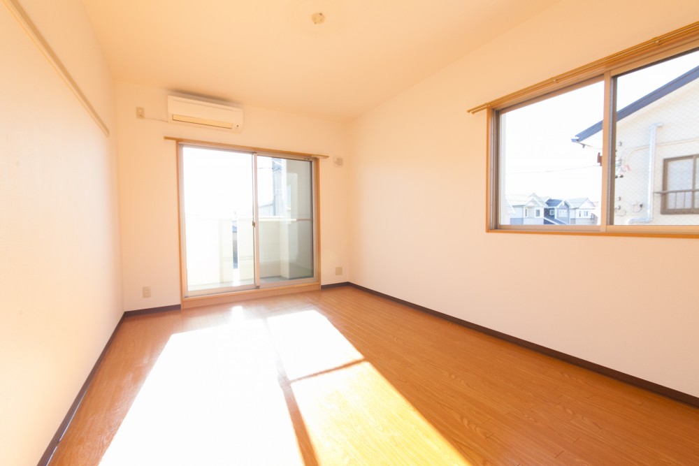 8.6帖、窓もありゆったりとしたお部屋。