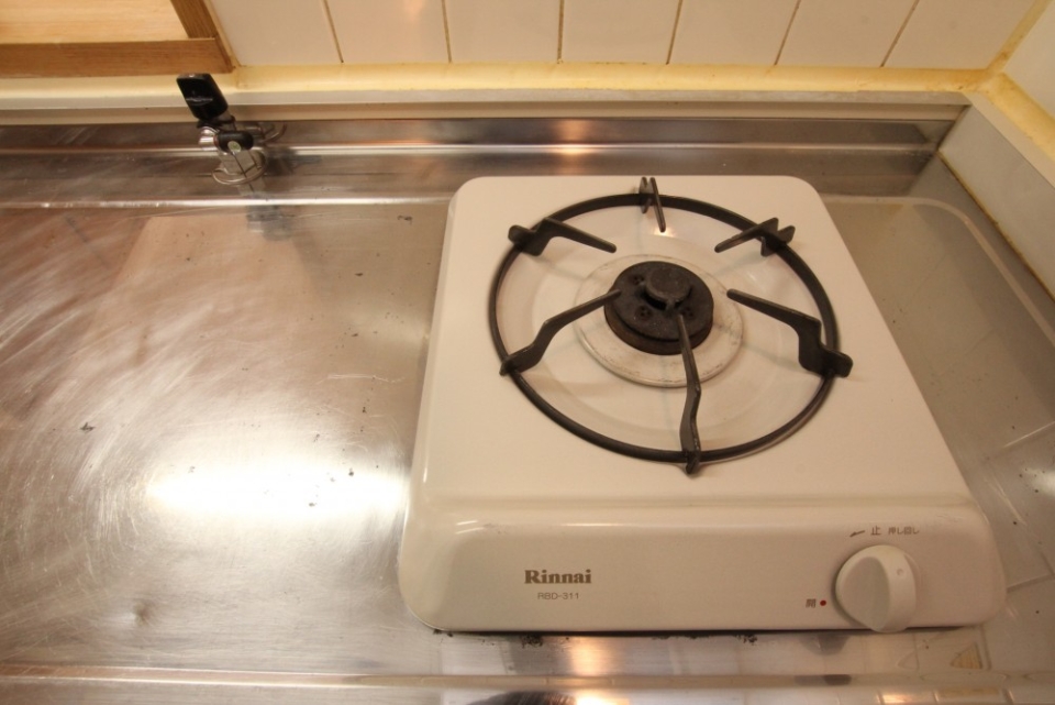 一口コンロが備え付けで付いています