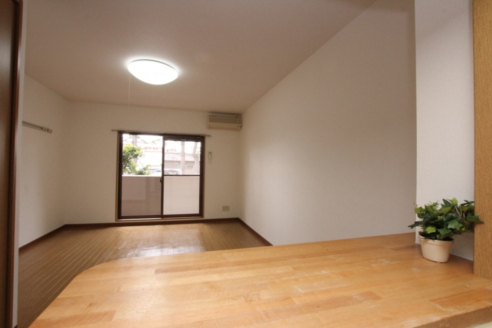 カウンターキッチンタイプなので、部屋の方まで見渡せます