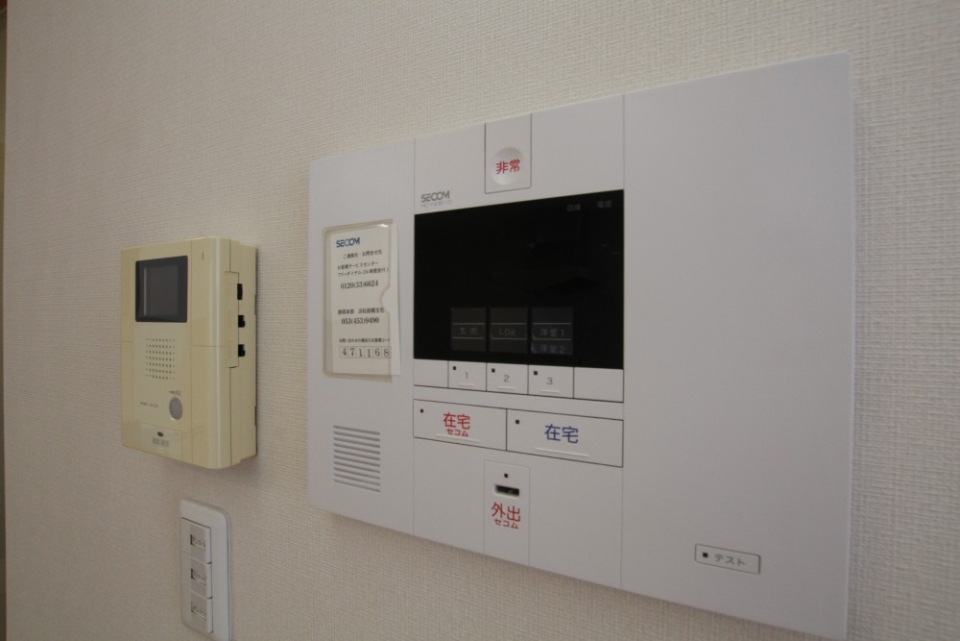 防犯面はこれでOK、SECOMセキュリティー。