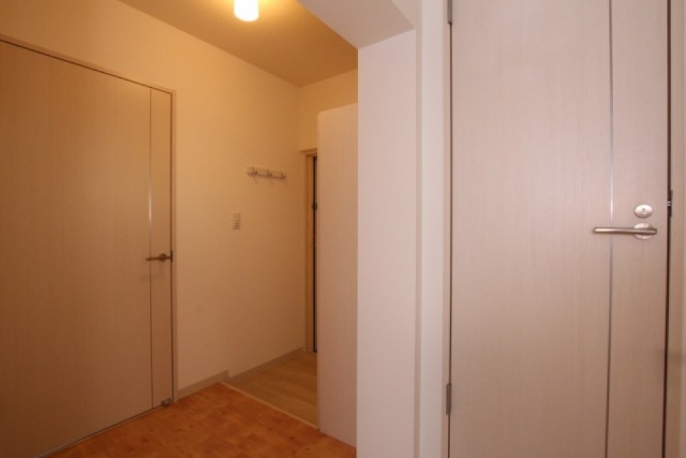 建具なども一新されているので築年数の古さは全く感じません。