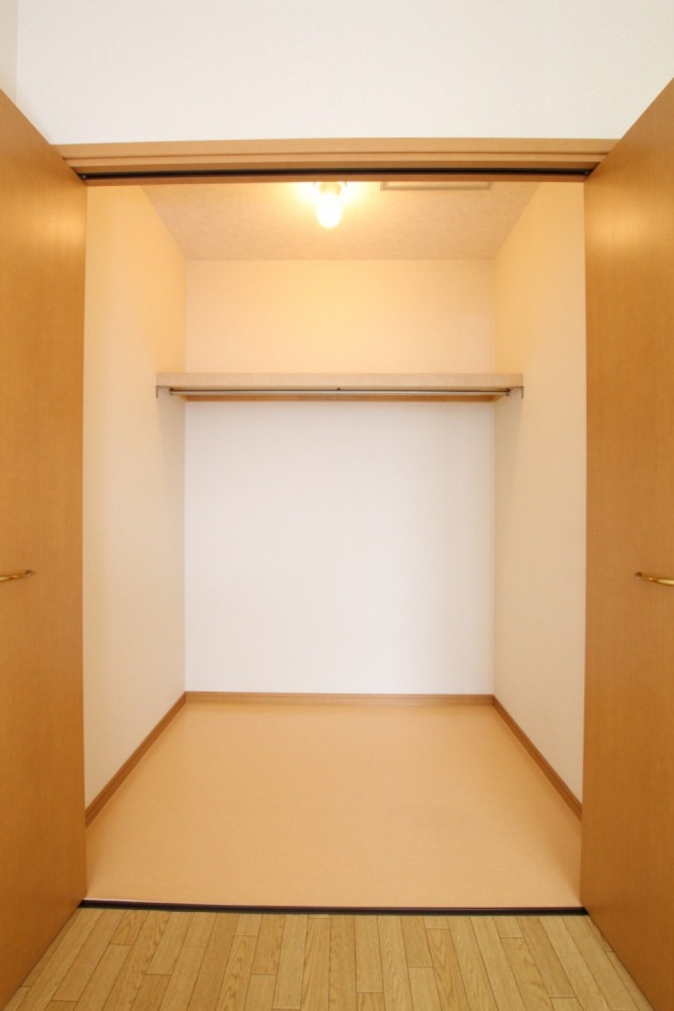 ウォークインクローゼットは奥様の衣装部屋！？。
