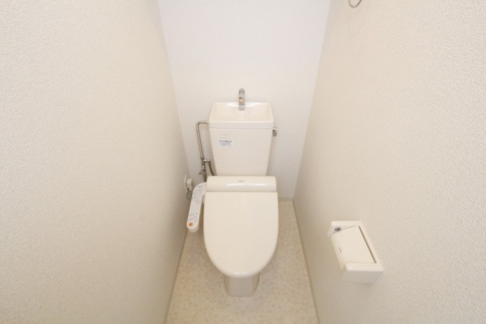 トイレの様子。シャワートイレ。