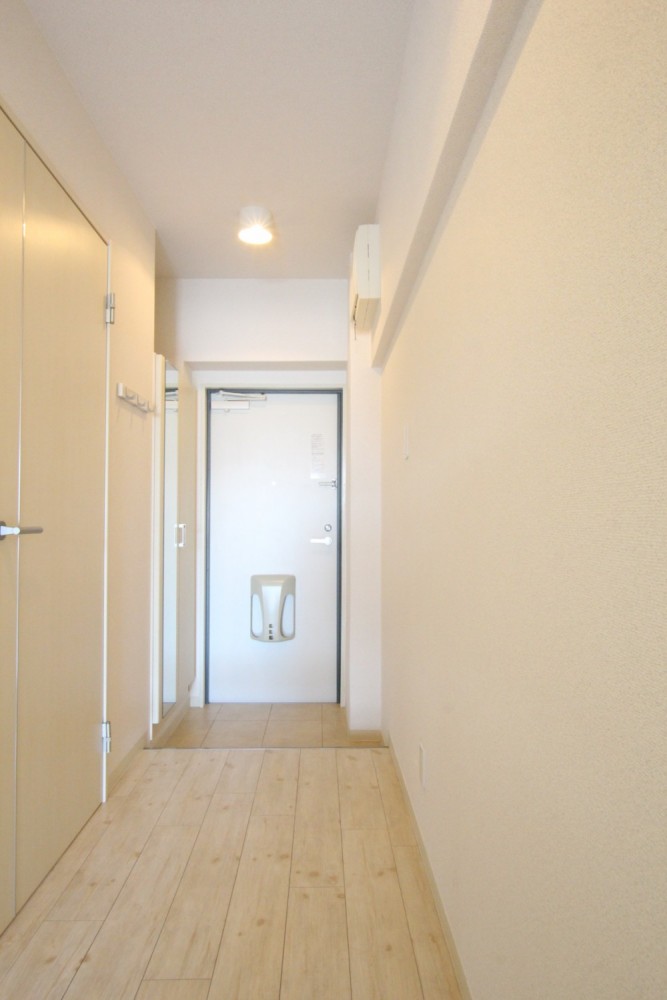 長い廊下で仕事とプライベートを分けられますね。