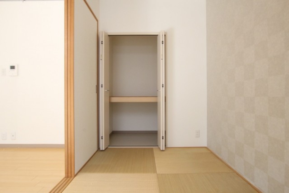 布団などの寝具の収納に最適な押入。