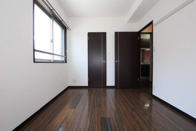 それぞれの洋室には角部屋の特権＋αの窓がうれしい。