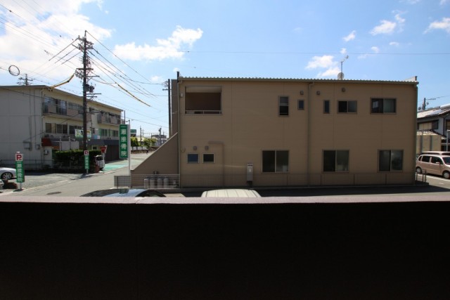 バルコニー出れば遠鉄浜北駅が見えそうだ。