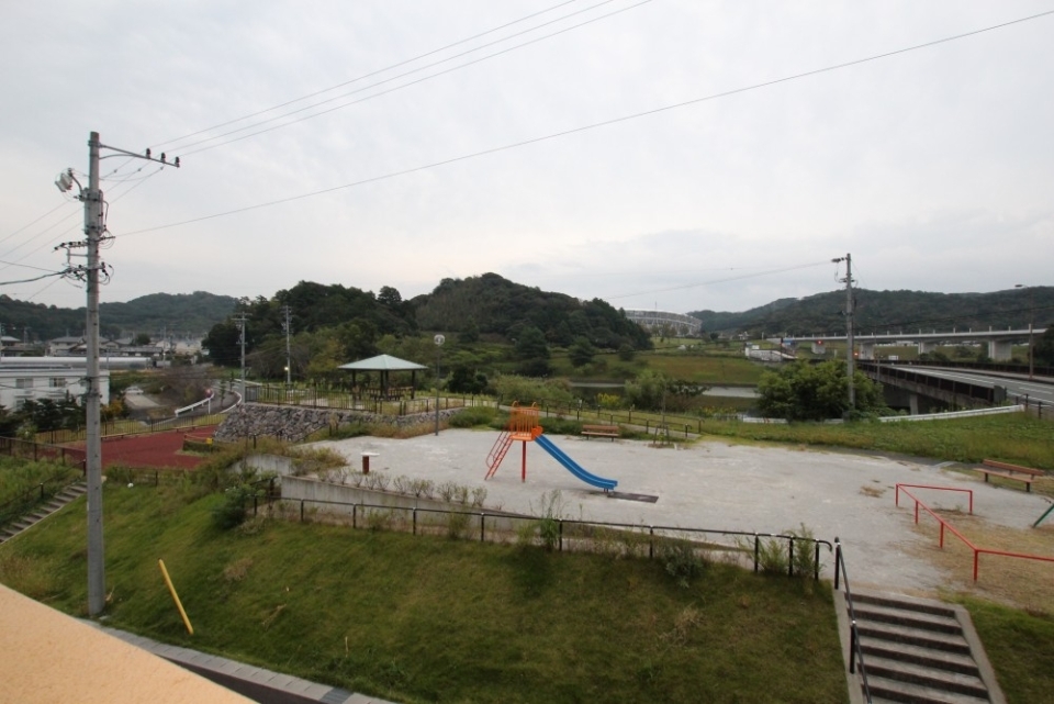 バルコニーの目の前は公園になっている。