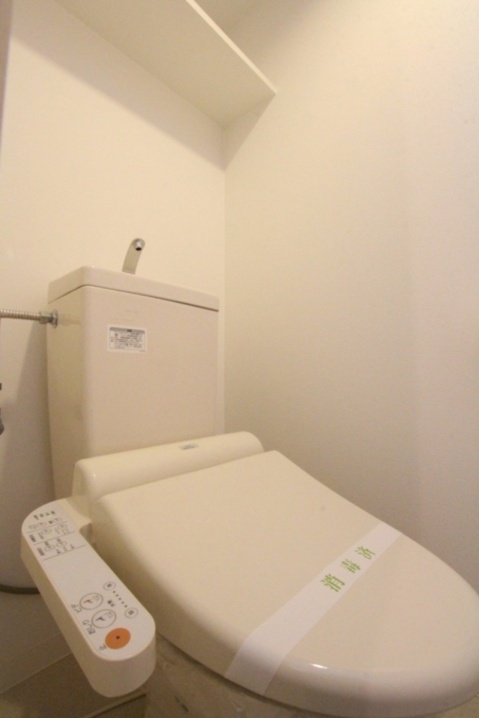 トイレはもちろんシャワートイレ付き。